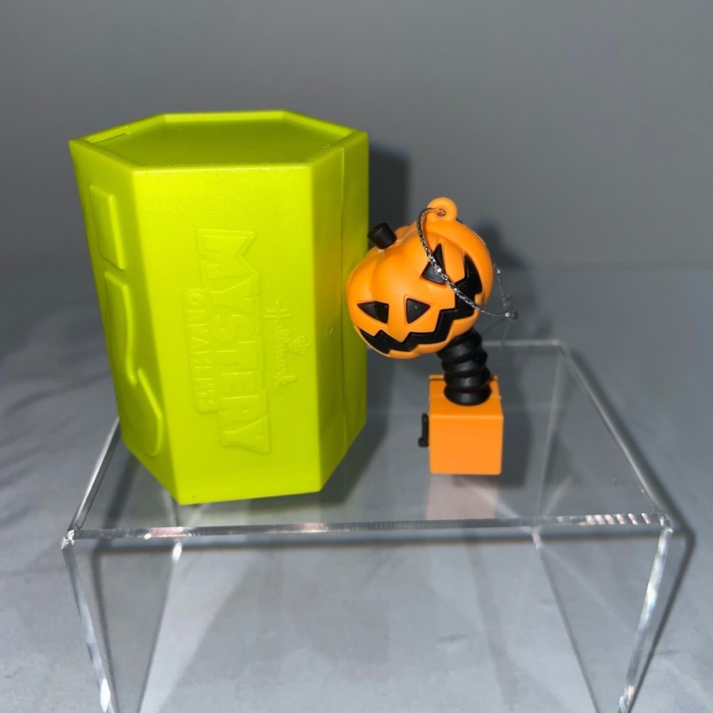 Hallmark Mystery Ornament Disney Nightmare Before Christmas‎ Pumpkin King Rare